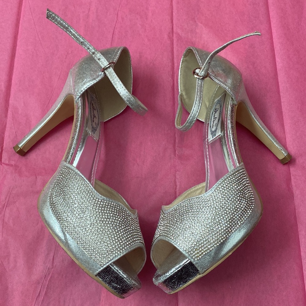 High heel silver diamond shoes